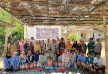 KKN PMD Unram Desa Sengkol 2 Mengadakan Sosialisasi Pembuatan Urea Molasses Block di Dusun Loang Landak, Desa Sengkol, Kec. Pujut, Kab. Lombok Tengah (5/8/2025).